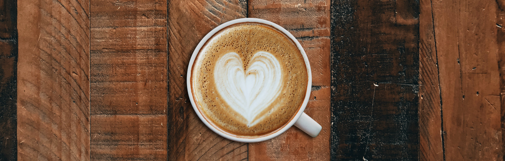 Top view of a heart pattern in a latte